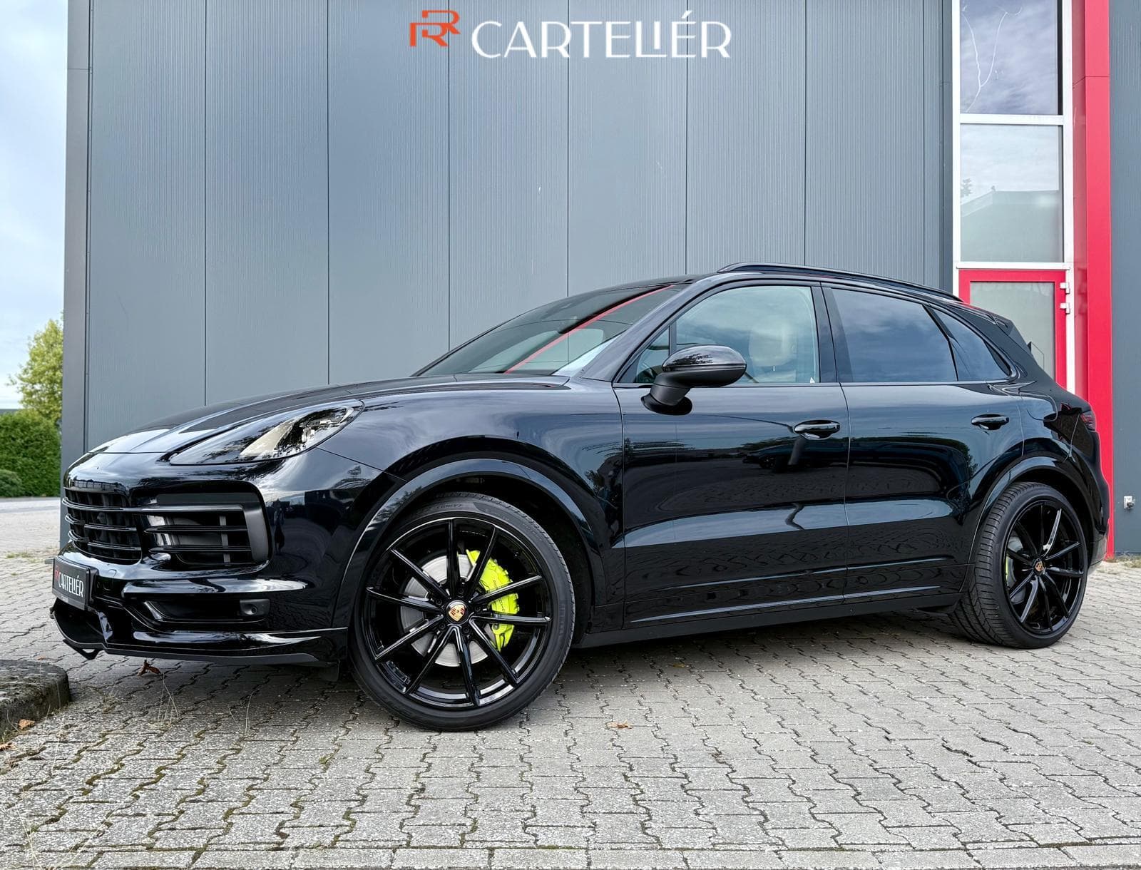 Porsche Cayenne Banner